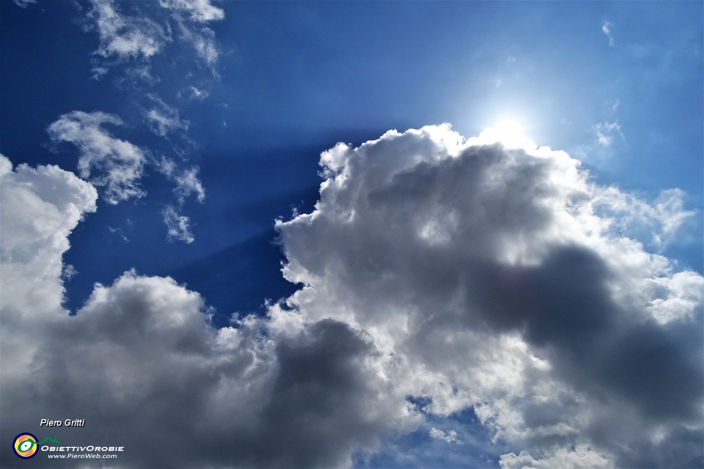 57 Sole di primavera tra le nuvole.JPG
